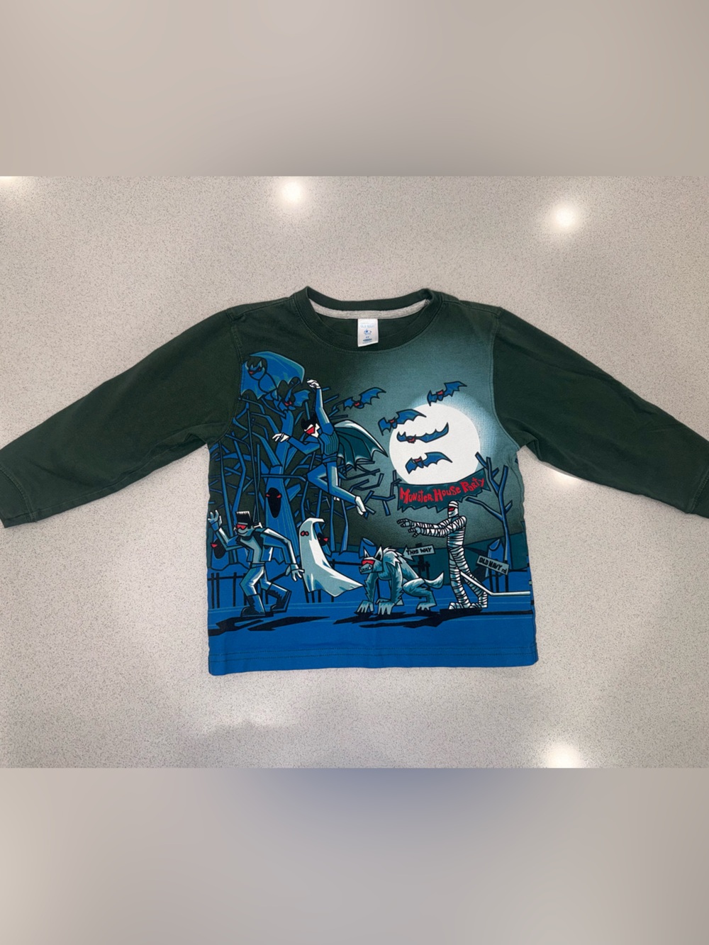 Vintage Y2K old navy 100% cotton Halloween Shirt 4t